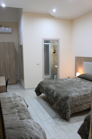 Classic Quadruple Room