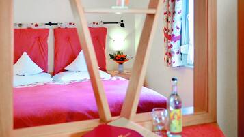 Doppelzimmer | Allergikerbettwaren, Zimmersafe, Schreibtisch, kostenlose Babybetten