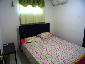 Double Room, Private Bathroom | Laptop workspace, iron/ironing board, free WiFi, bed sheets