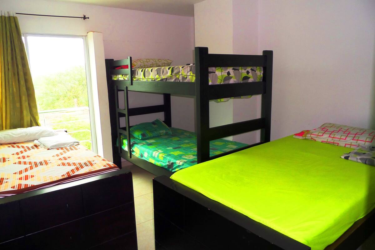 Laptop workspace, iron/ironing board, free WiFi, bed sheets