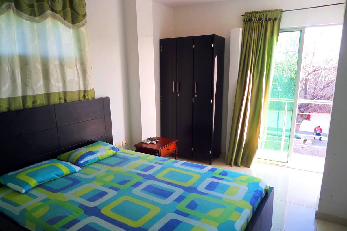 Double Room, Private Bathroom | Laptop workspace, iron/ironing board, free WiFi, bed sheets