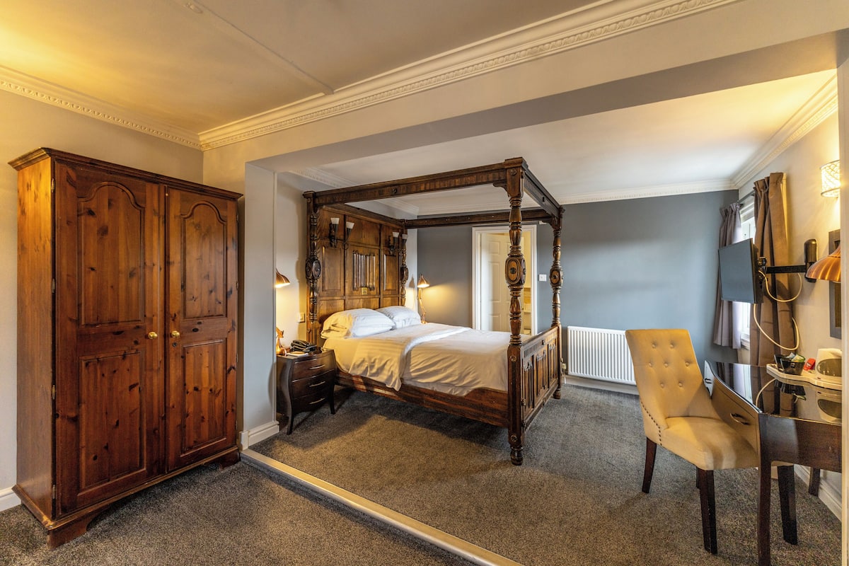 Superior Suite, 1 King Bed