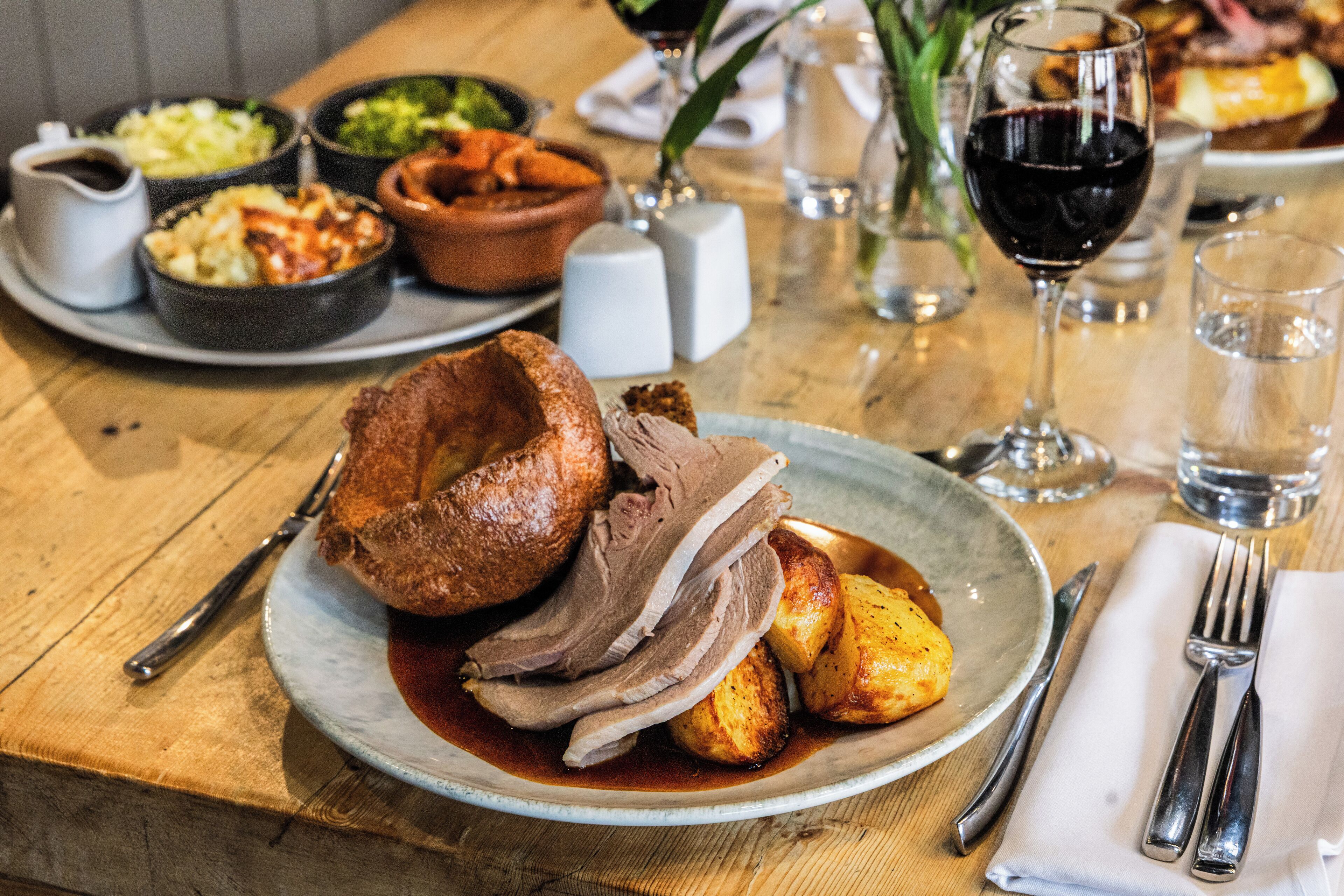 breakfast, lunch, dinner served; british cuisine