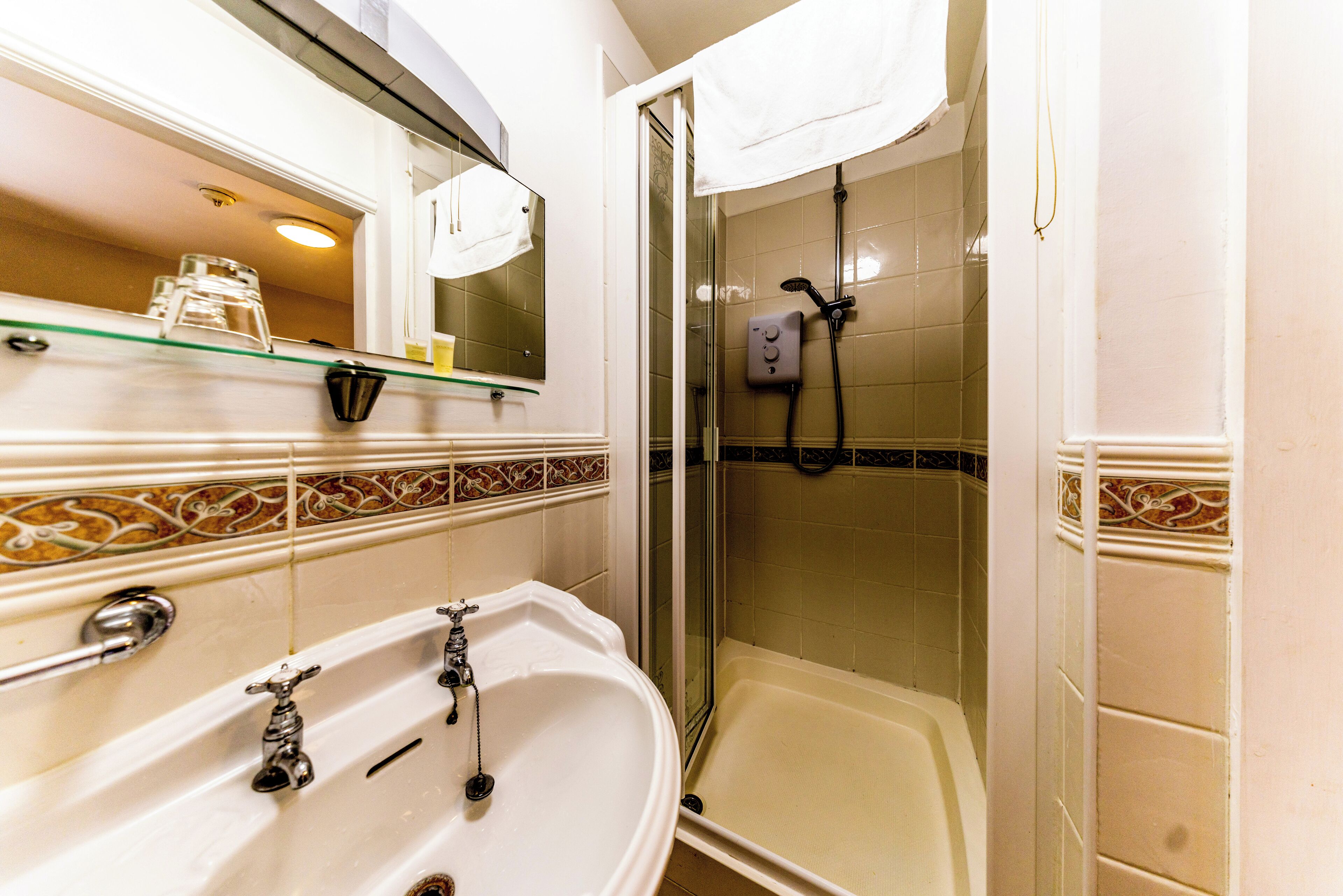 single room, 1 single bed | bathroom | free toiletries, hair dryer, towels