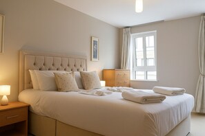 1 bedroom, individually decorated, individually furnished