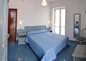 Desk, free cots/infant beds, free WiFi, bed sheets