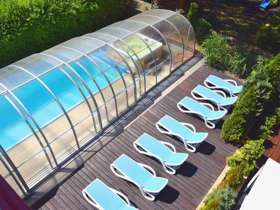 Indoor pool, seasonal outdoor pool, pool loungers