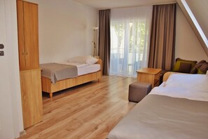 Twin Room | Iron/ironing board, free wired Internet, bed sheets - Dom Goscinny Matex (Rewal)