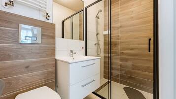 Iron/ironing board, free wired Internet, bed sheets