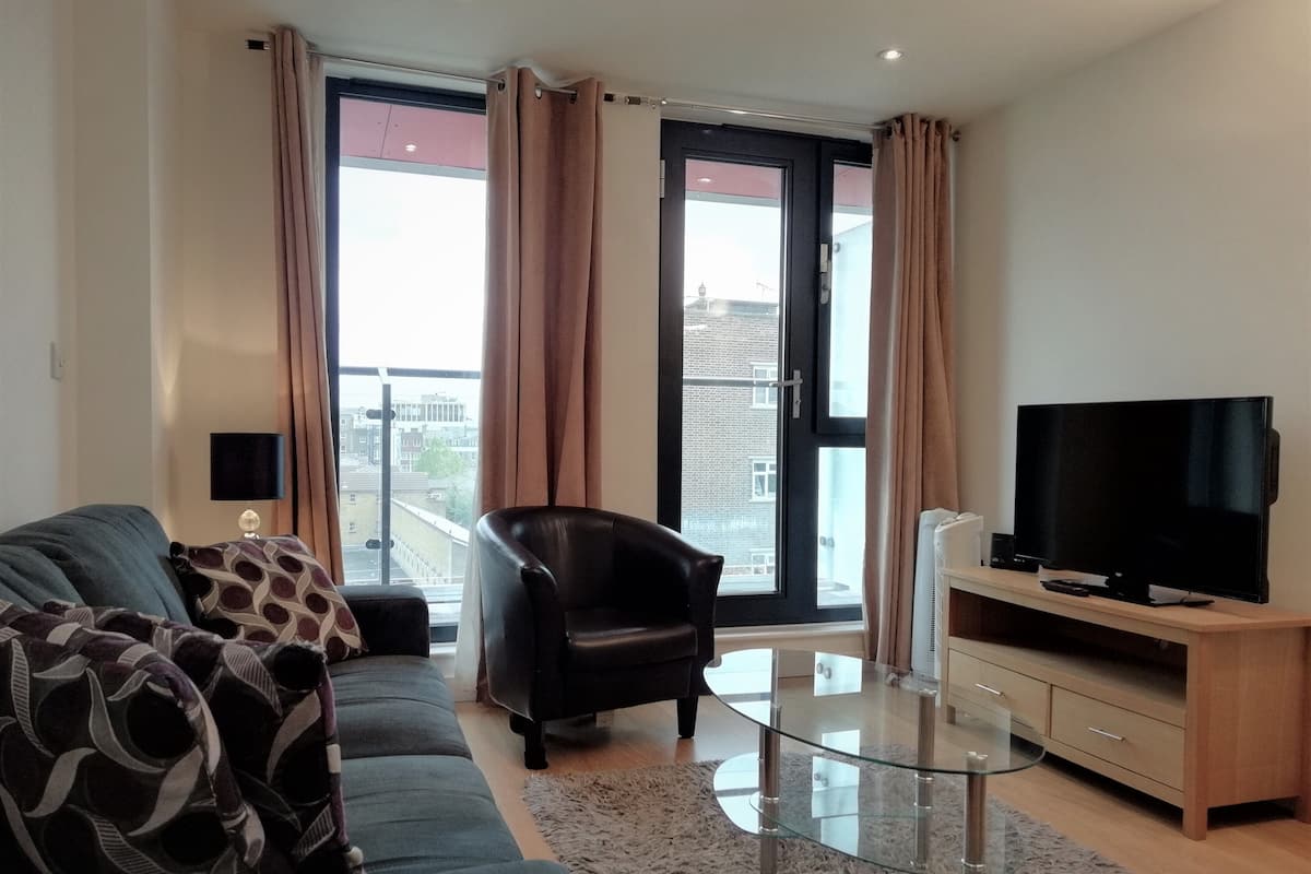 Apartment, 2 Bedrooms, 2 Bathrooms | Living area