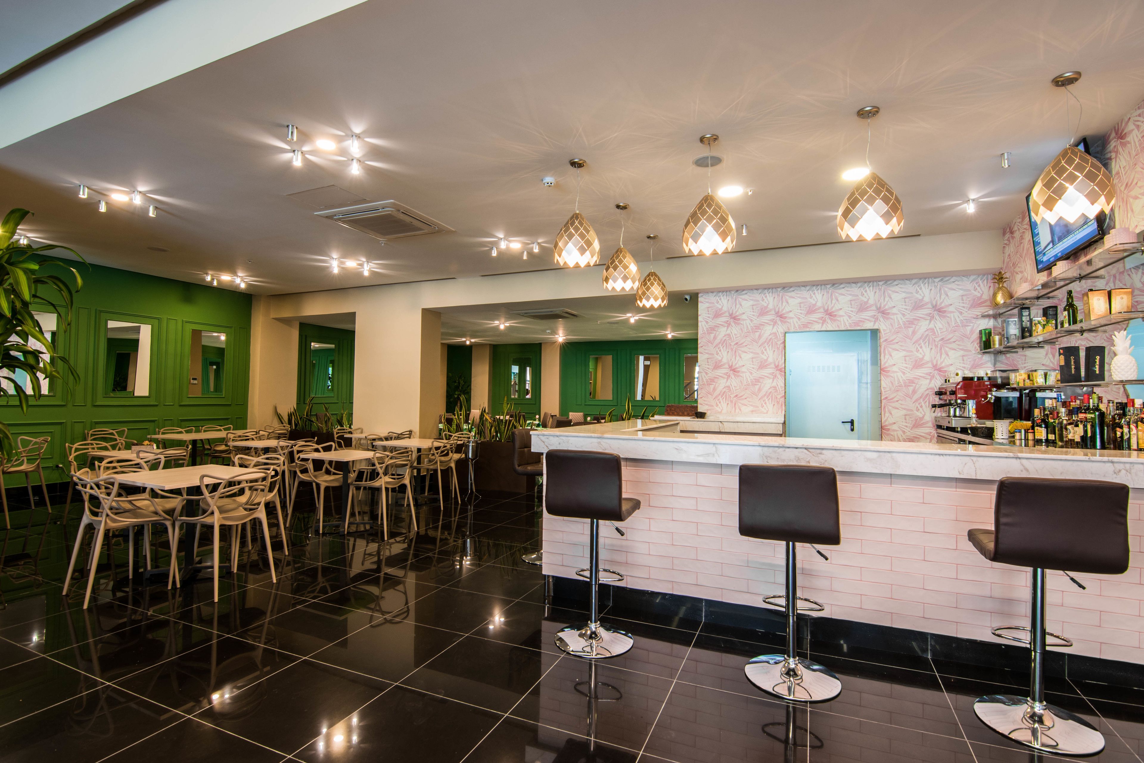 Foto - Innfiniti Hotel & Suites