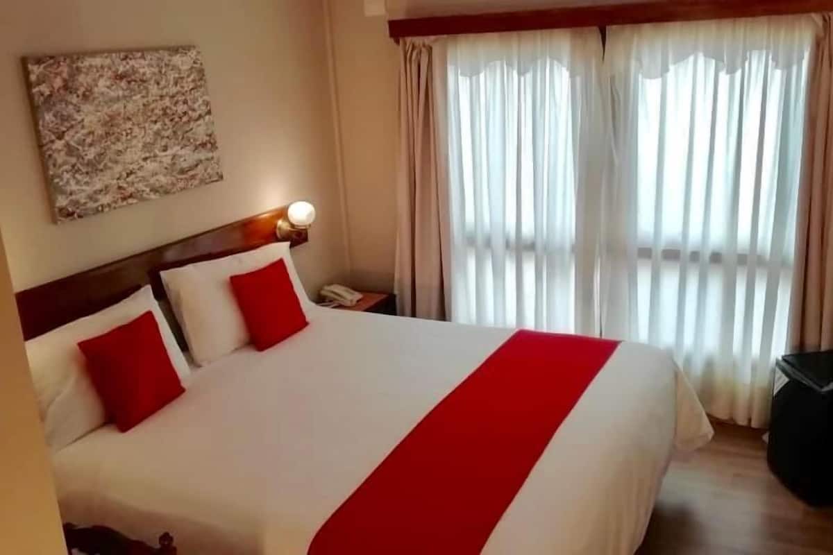 1 Schlafzimmer, Zimmersafe, Schreibtisch, kostenloses WLAN