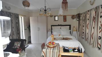 Ropa de cama de alta calidad y escritorio