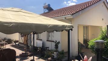 Familiekamer, 1 twee- of 2 eenpersoonsbedden, 2 slaapkamers | Exterieur