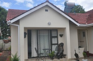 Front of property - Mpofu Guest House (Harare)