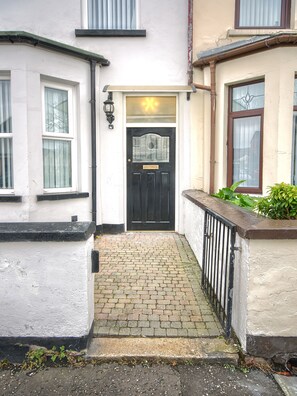 Property entrance - 18 Shaftesbury Avenue (Belfast)