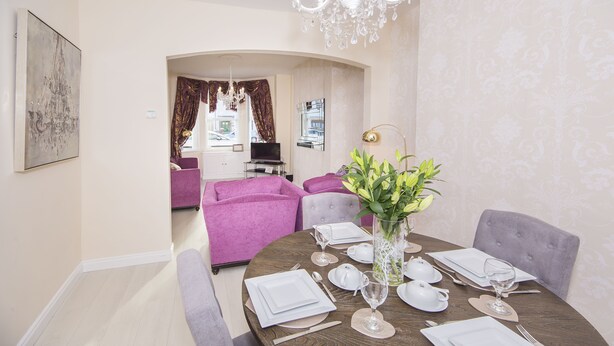 Dining - 18 Shaftesbury Avenue (Belfast)