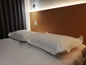 Escrivaninha, Wi-Fi de cortesia, roupa de cama