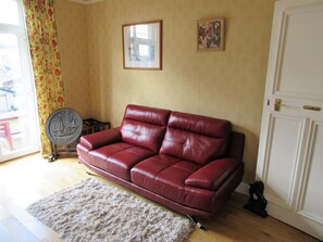Living area - The Knowe Guest House (Callander)
