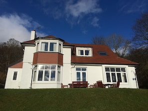 Front of property - The Knowe Guest House (Callander)