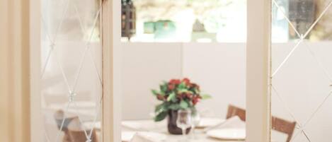 Breakfast, lunch, dinner served; local cuisine