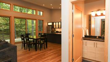 Design House, 3 Bedrooms, Hot Tub | Living area | Flat-screen TV, fireplace