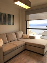 Apartment, 2 Bedrooms, Lake View (613) | Living room | Flat-screen TV