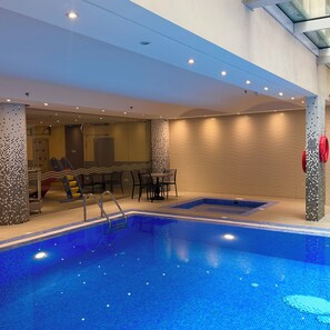 Indoor pool - Mandarin Al Shamal Hotel Apartments (Riyadh)