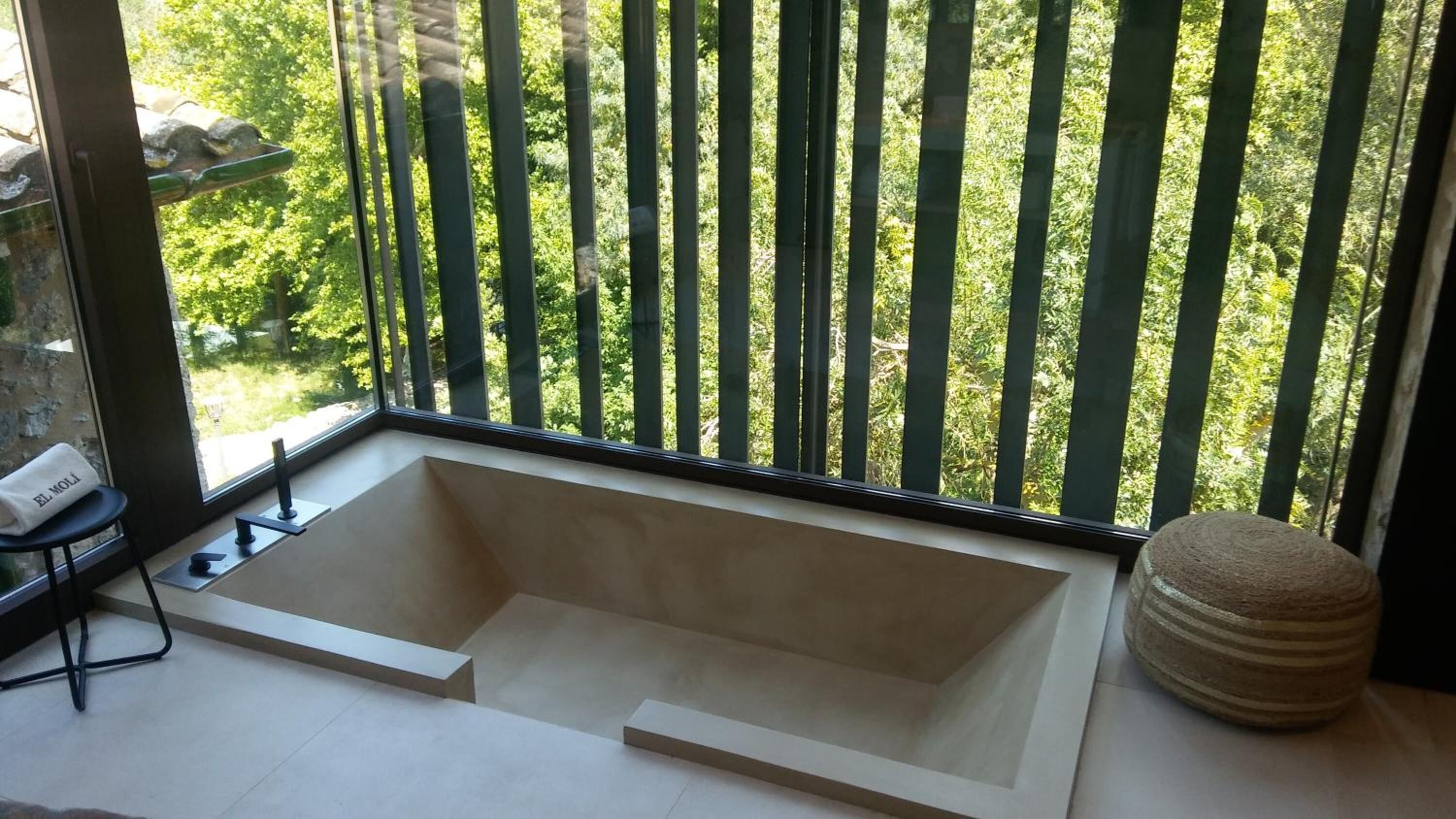 separate bathtub and shower, free toiletries, hair dryer, towels