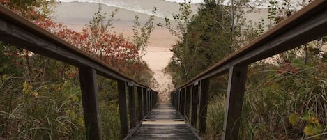 Hus, 3 soverom, ved innsjø | Utsikt mot strand/hav