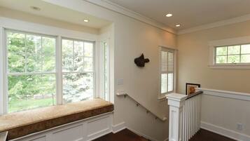 Nhà trung tâm thành phố, 4 phòng ngủ, lò sưởi | 1 phòng ngủ, truy cập Internet không dây miễn phí