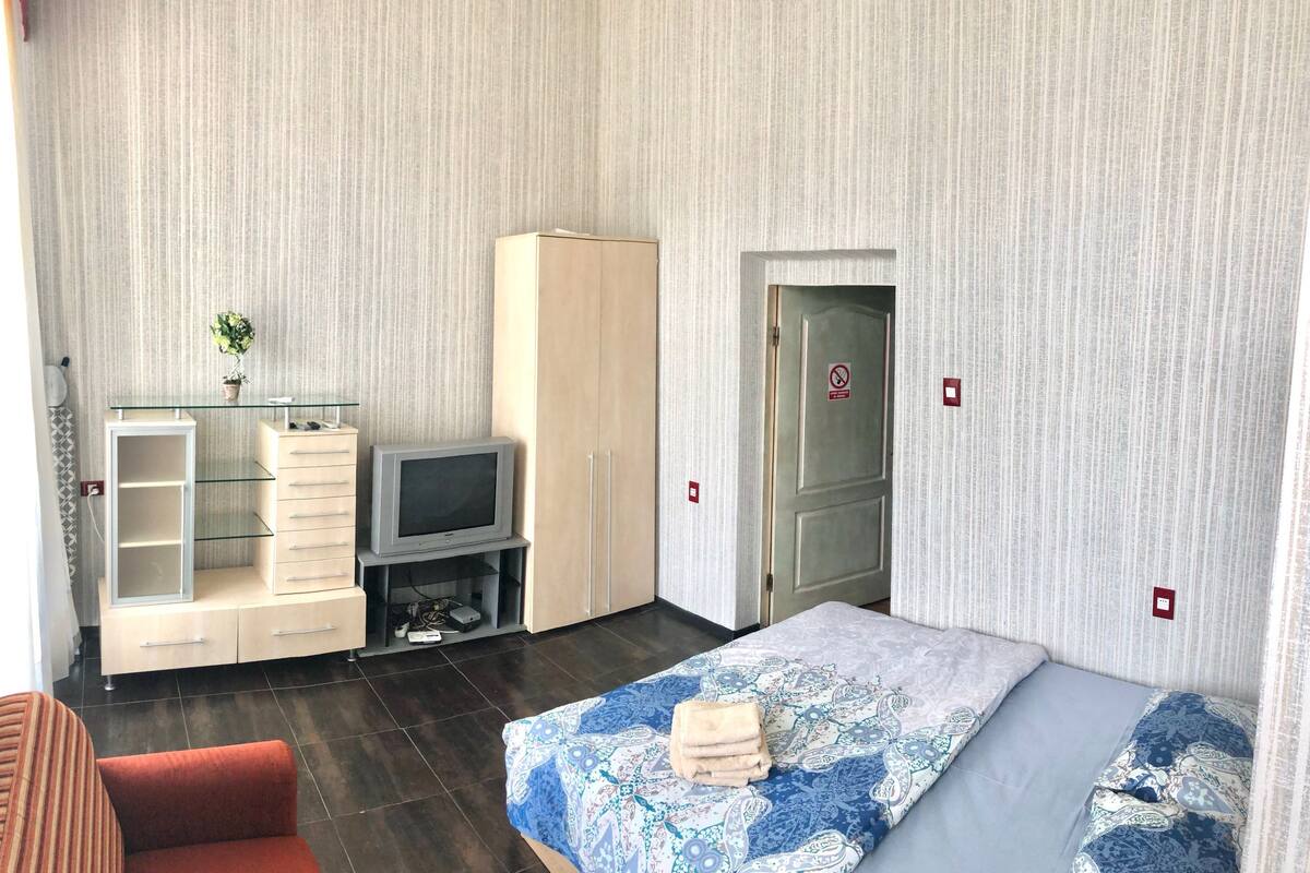 Leilighet, balkong | Strykejern/-brett, wi-fi (inkludert) og sengetøy