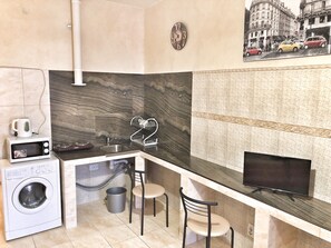 開放式客房 | 熨斗/熨衫板、免費 Wi-Fi、床單