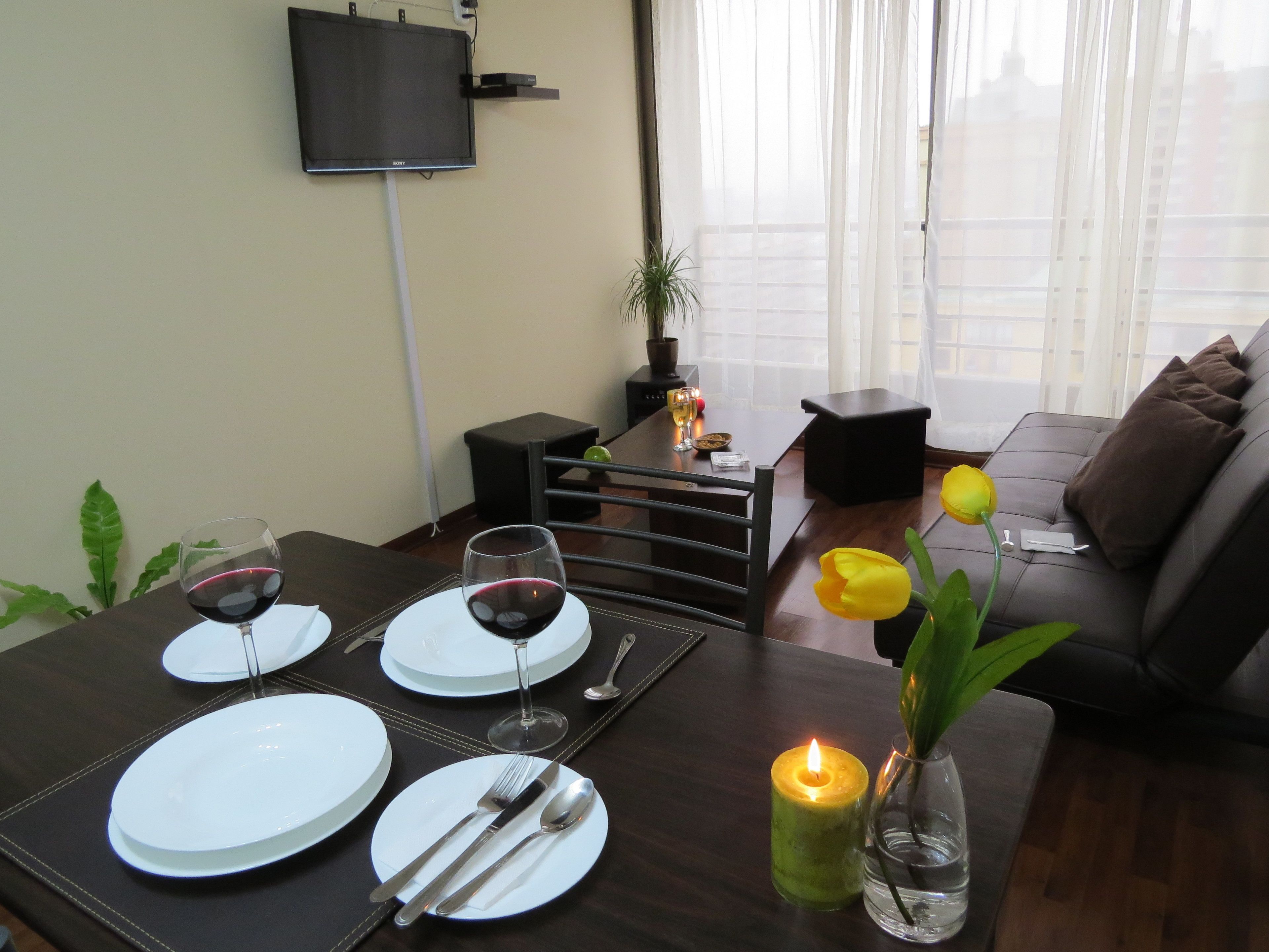 Apartamento estándar, 2 habitaciones | Servicio de comidas en la habitación