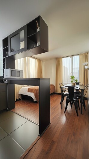 Flat-screen TV - Apartments Monjitas (Santiago)