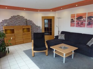 Huoneisto, tupakointi kielletty (incl. final cleaning fee) | Olohuone | Taulutelevisio, DVD-soitin