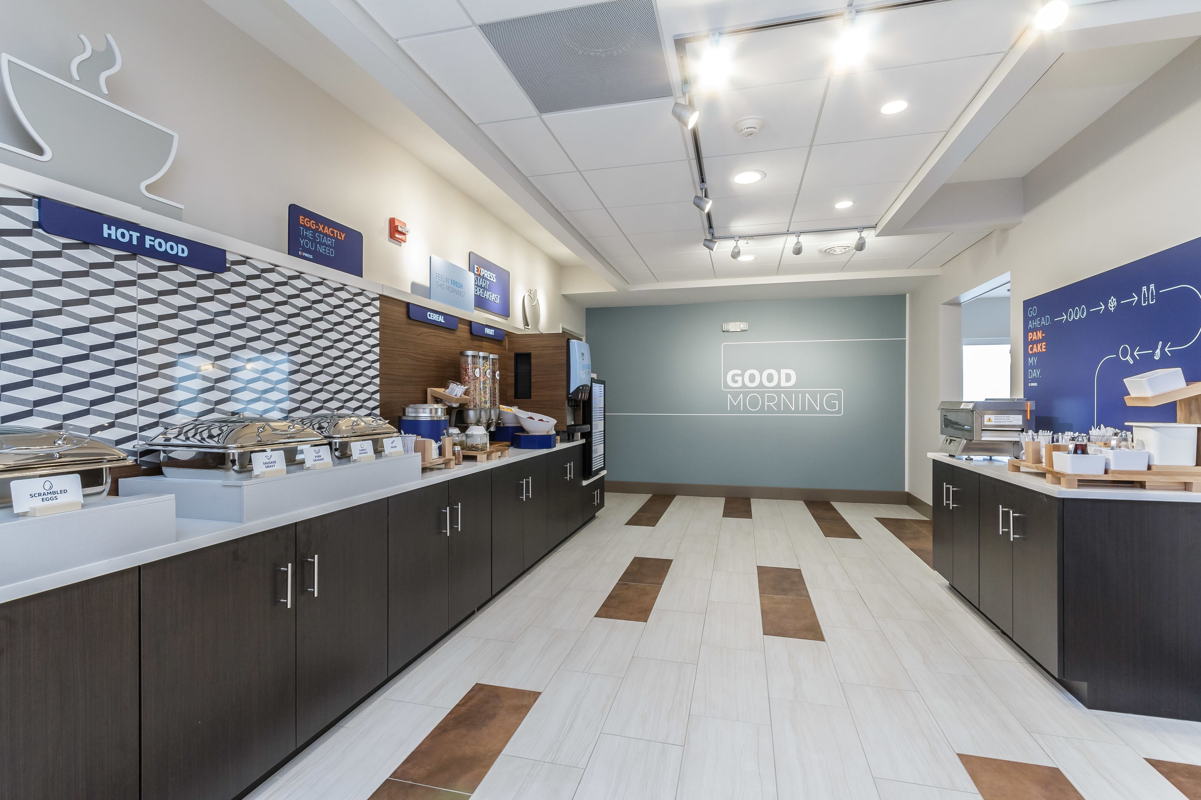 free buffet breakfast