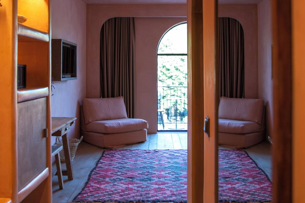 medium room panoramic | 1 bedroom, premium bedding, minibar, desk