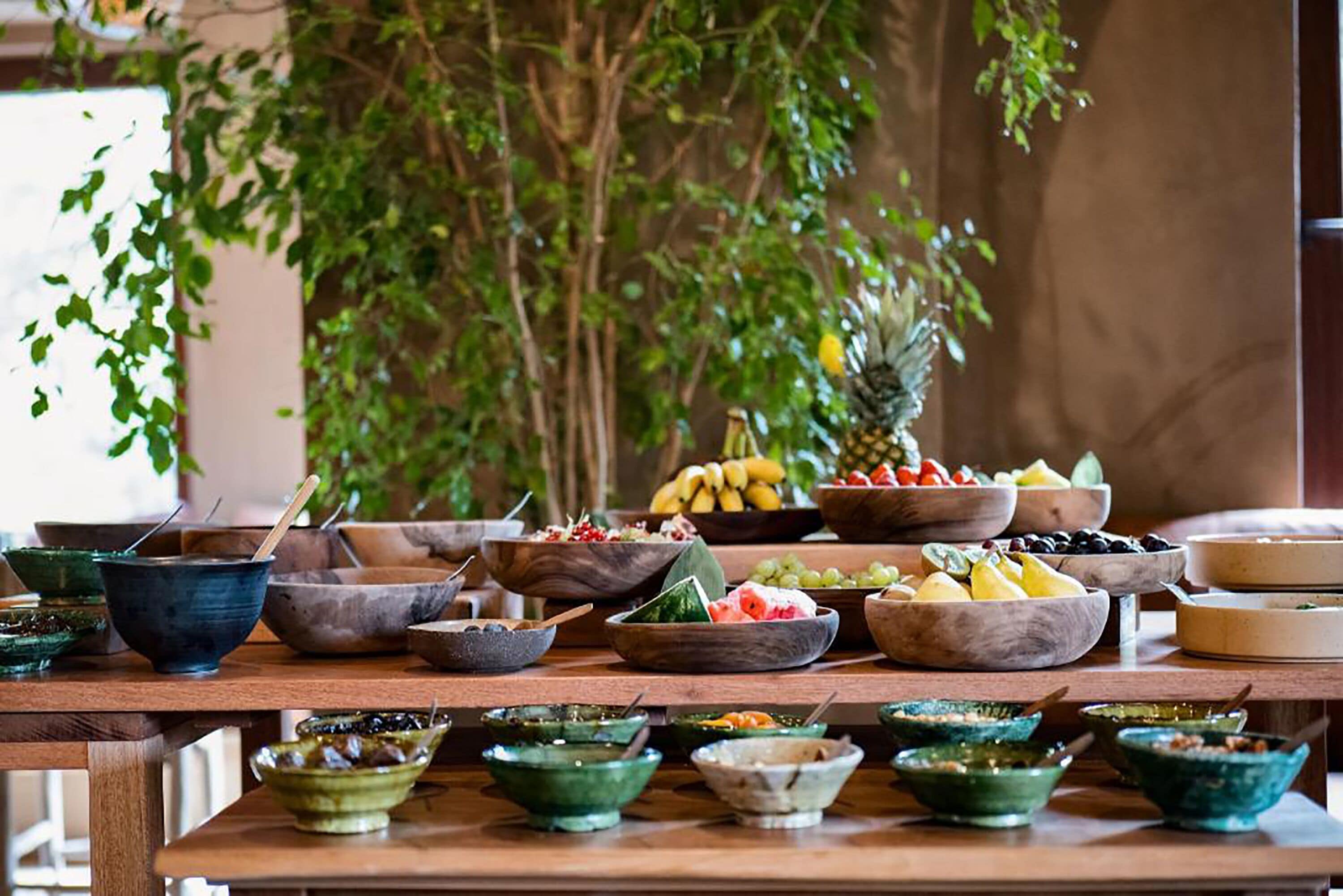 free buffet breakfast