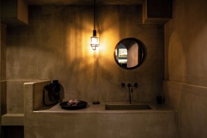 Medium Room Panoramic | Bagno | Vasca e doccia separate, set di cortesia gratuito, asciugacapelli