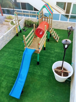 室內游泳池