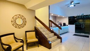 Flat-screen TV - Hotel Catalina (Tijuana)