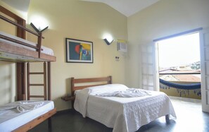 쿼드룸, 발코니 | 미니바, 객실 내 금고, 책상, 침대 시트