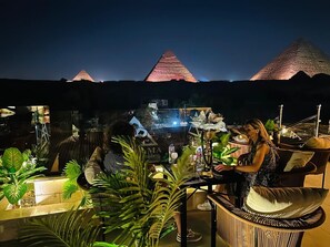 Select Comfort beds, minibar, blackout drapes, iron/ironing board - Panorama Pyramids Inn (Giza)