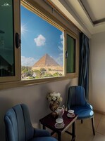 Colchones Select Comfort, minibar y cortinas blackout 