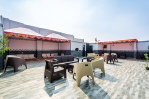 Free daily continental breakfast - Panorama Pyramids Inn (Giza)