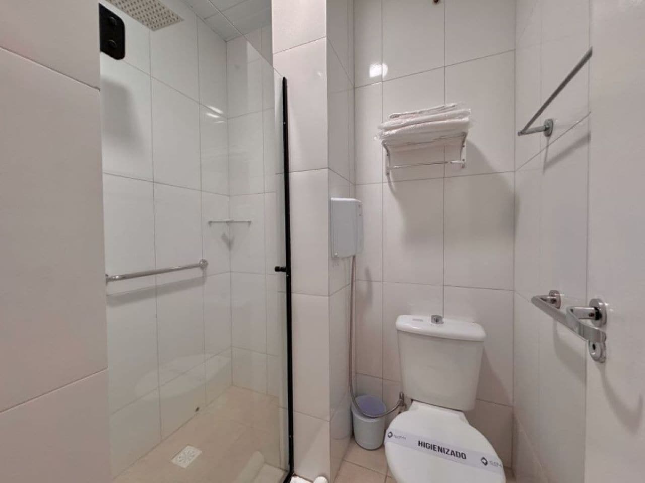 executive twin room | bathroom | shower, rainfall showerhead, free toiletries, bidet
