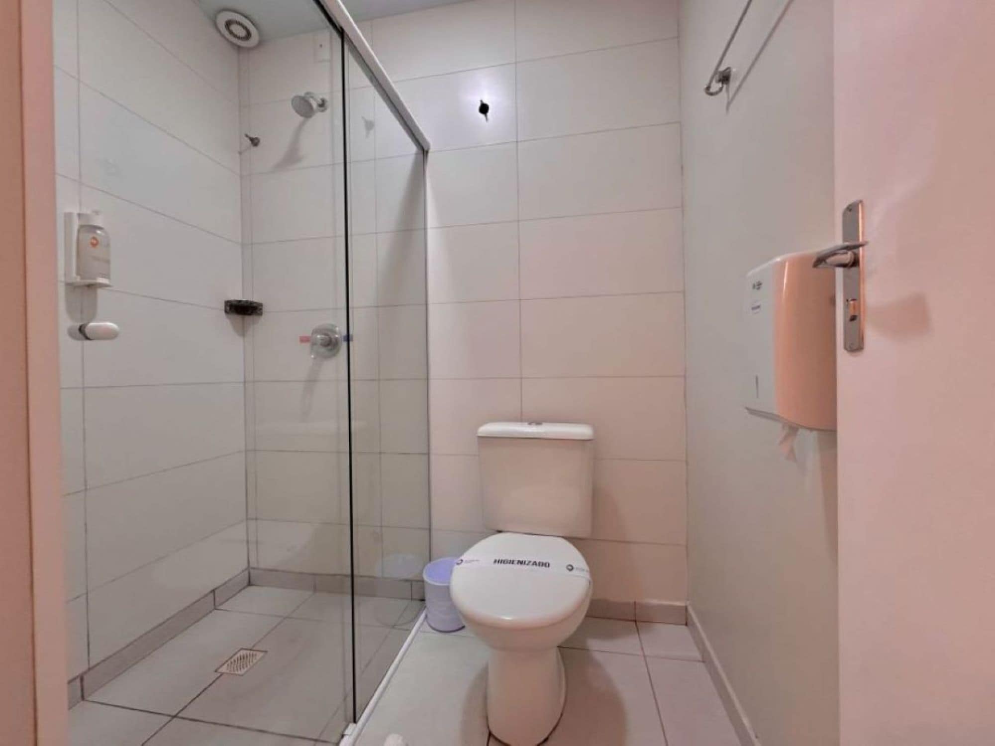 standard room | bathroom | shower, rainfall showerhead, free toiletries, bidet