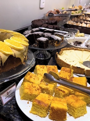 Tägliches inbegriffenes Frühstücksbuffet