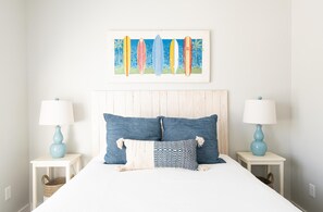 4 bedrooms, iron/ironing board, internet, bed sheets - Pet Friendly + Heated Pool + Walk Everywhere (Folly Beach)